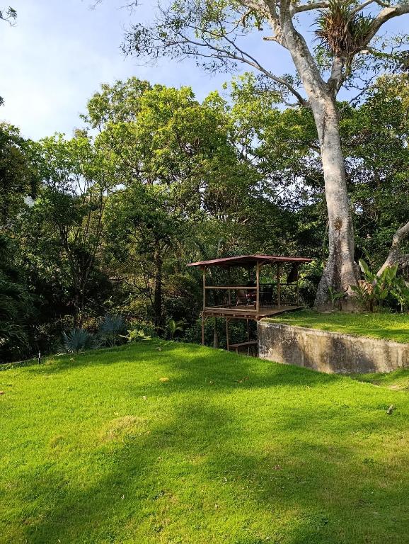 Aed väljaspool majutusasutust Treehouse Tayrona