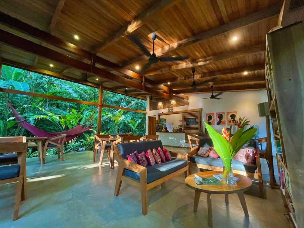 Un jardín fuera de Satta Lodge