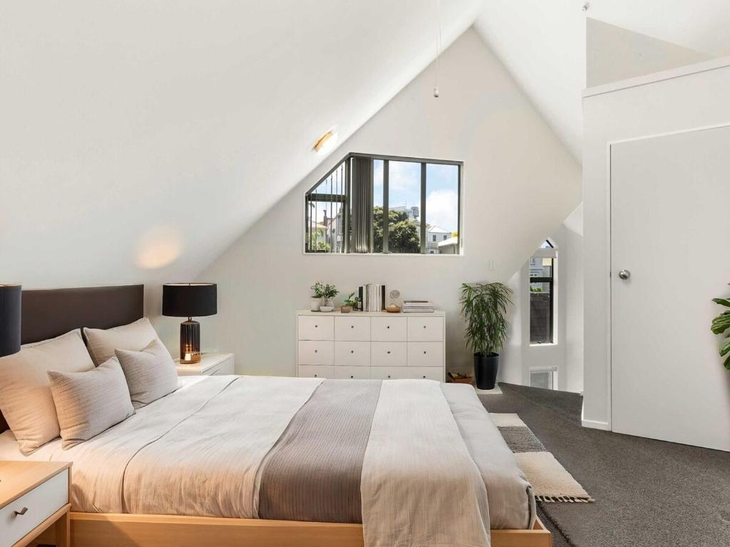 Terrace Townhouse - Prime location & Free Parking! - Resim 2