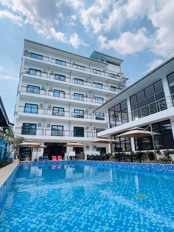 Bazén v ubytování Ocean Star Hotel Coron nebo v jeho okolí