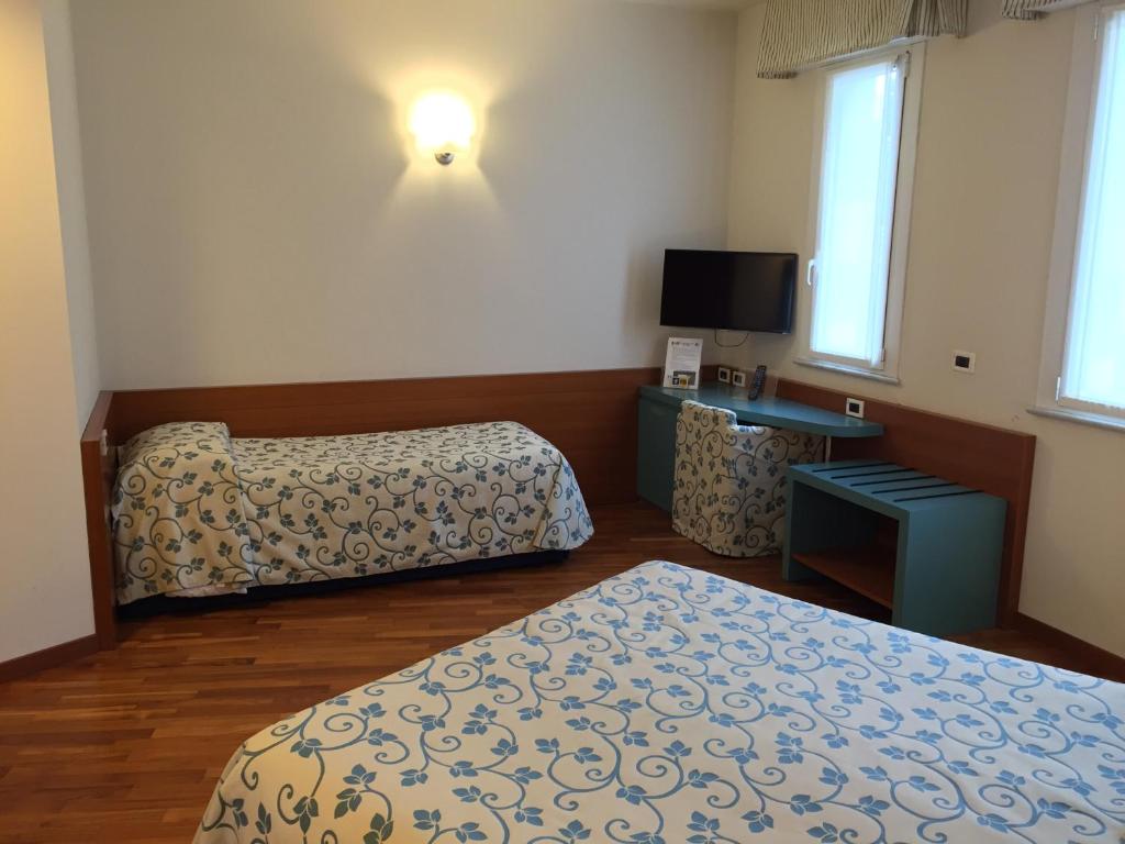 Hotel Le Roi - Habitación Familiar Estándar