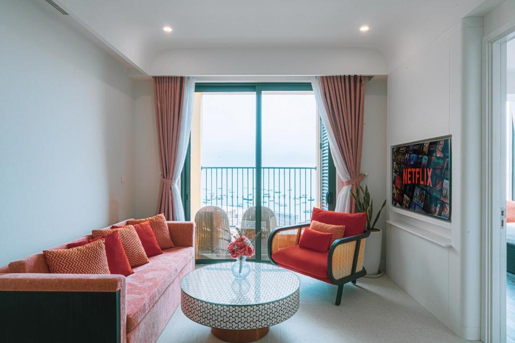 Sole Casa 2BR Apartment w Kiss Bridge View