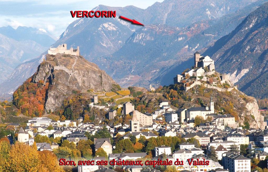 Nespecifikovaný výhled na hory nebo výhled na hory při pohledu z apartmánu