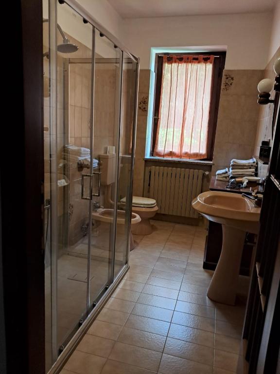 Koupelna v ubytování Il NOCCIOLINO , 2 appartamenti