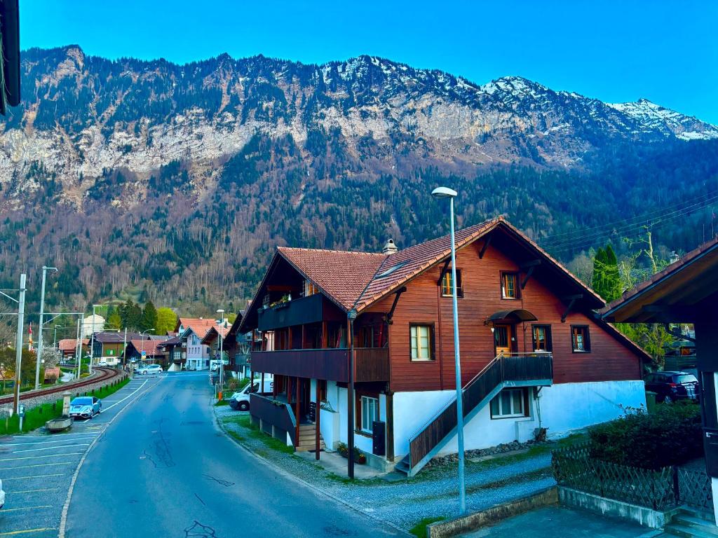Ein allgemeiner Bergblick oder ein Berglick von der Ferienwohnung aus
