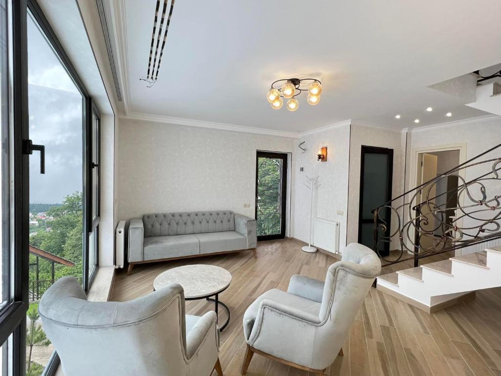 Гостиная зона в Mountain View Luxury Villa