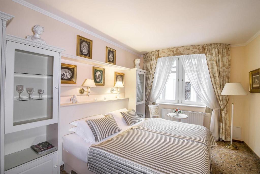 Karlsbad Grande Madonna - 8