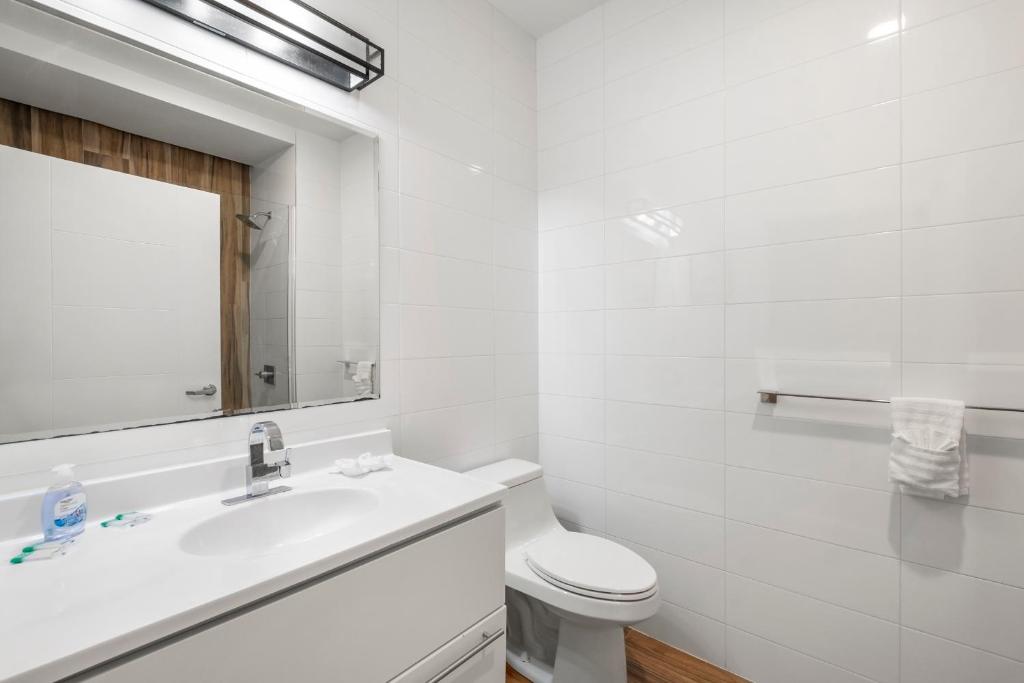 Koupelna v ubytování Luxury 1br Nolibs Pool Access