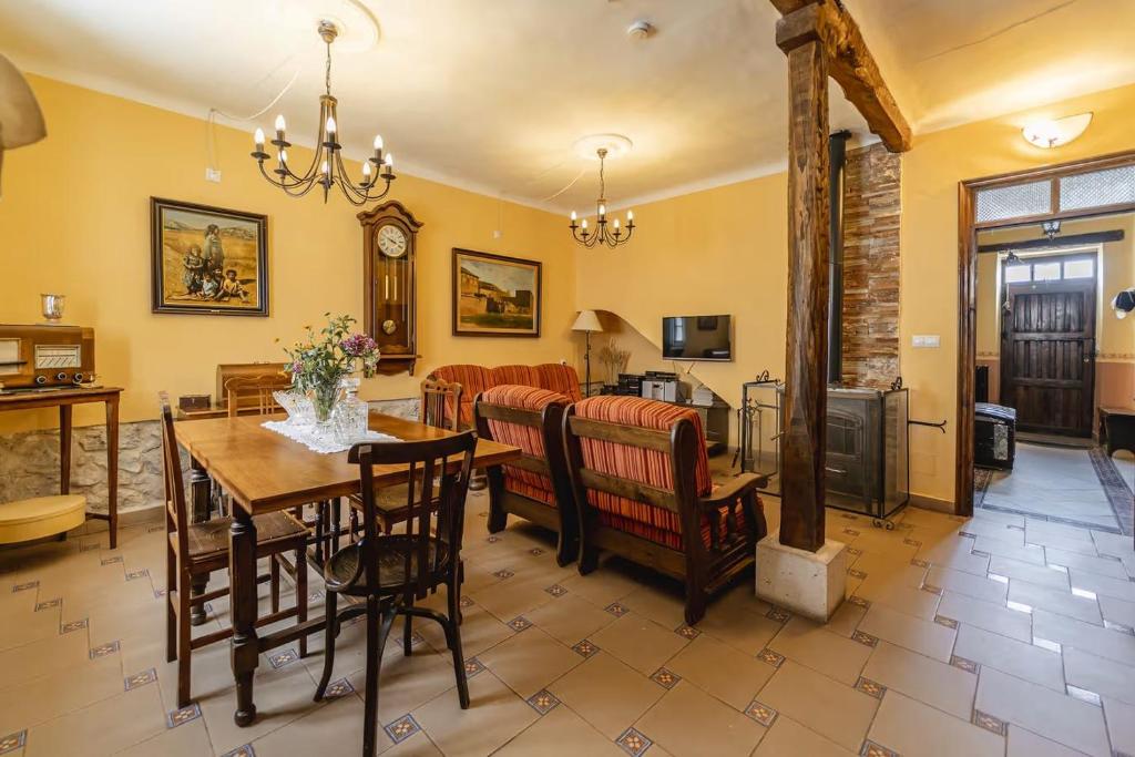 Posedenie v ubytovaní Casa Los Aperos