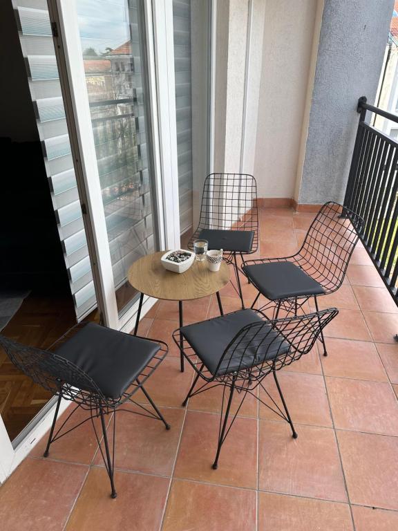 Balkón nebo terasa v ubytování Apartman Happy Moments Kraljevo
