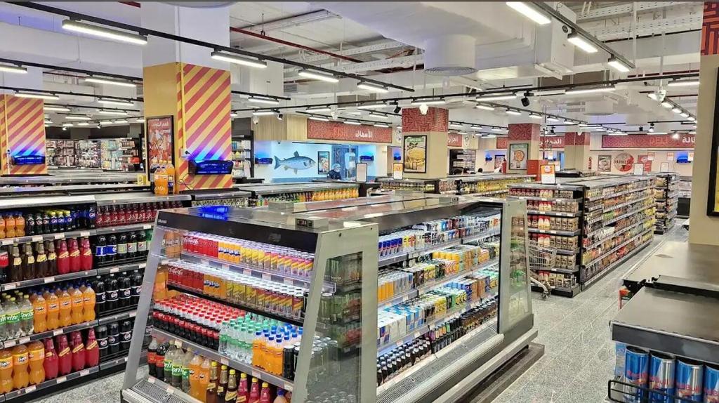 Supermarket nebo jiné obchody v  vily nebo okolí