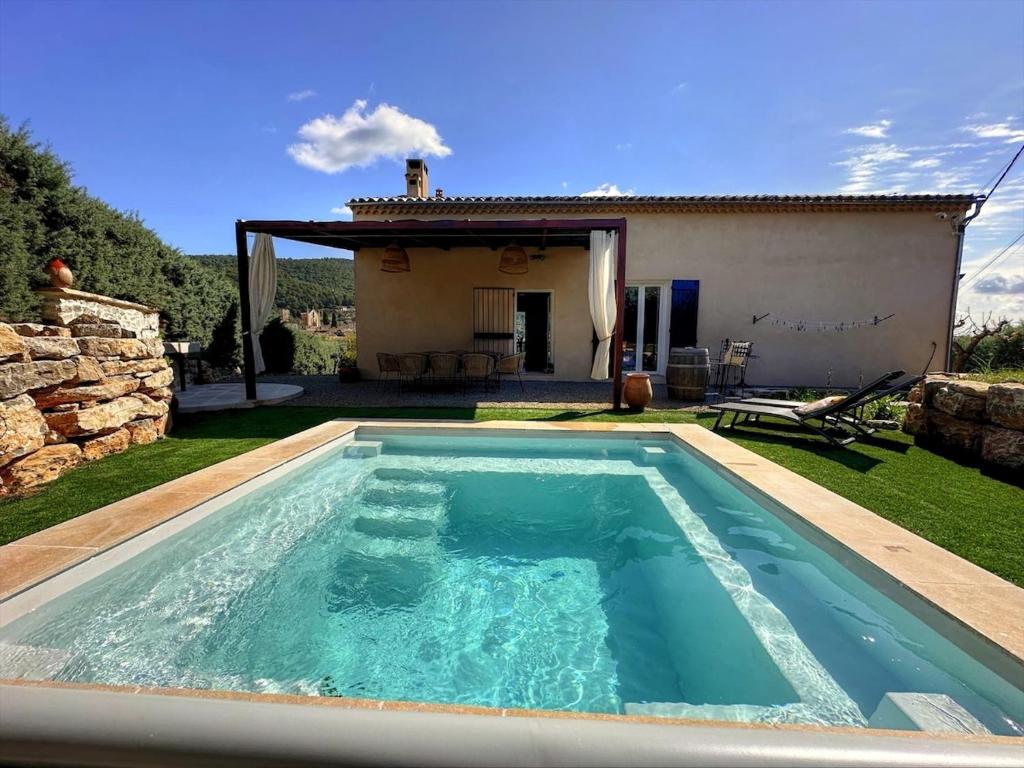 Photo de la galerie de l'établissement Belle Villa Marthe avec piscine, Aups, à Aups