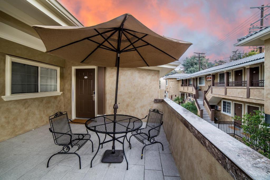 Nite Inn at Universal City - Walking Distance to Universal Studios Hollywood photo