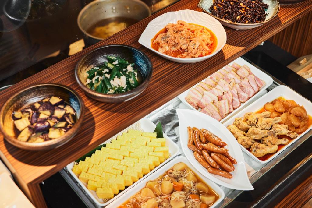Makanan di atau di tempat lain dekat hotel