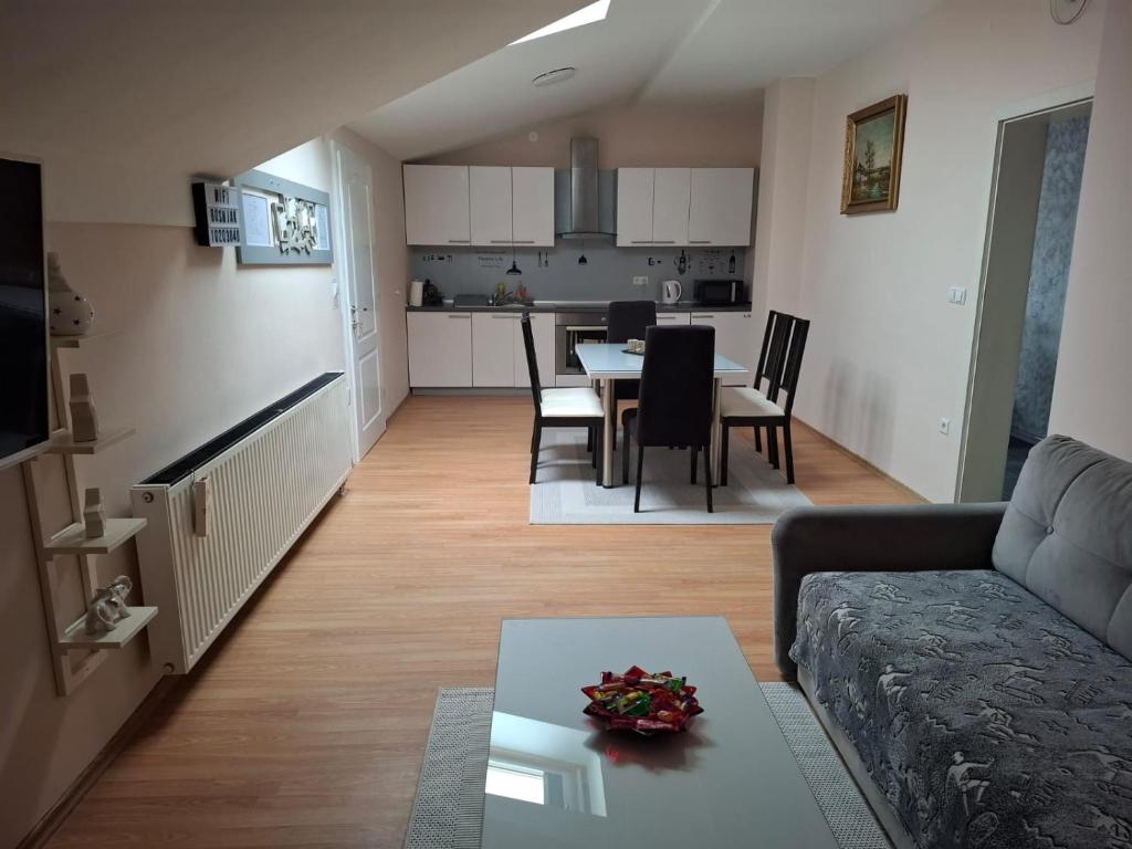 APARTMAN SOFIA - 8
