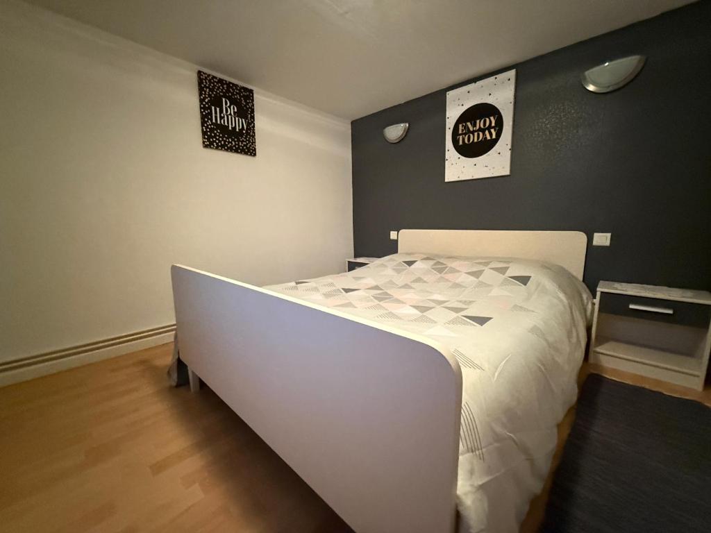 Postel nebo postele na pokoji v ubytování Chambre privée