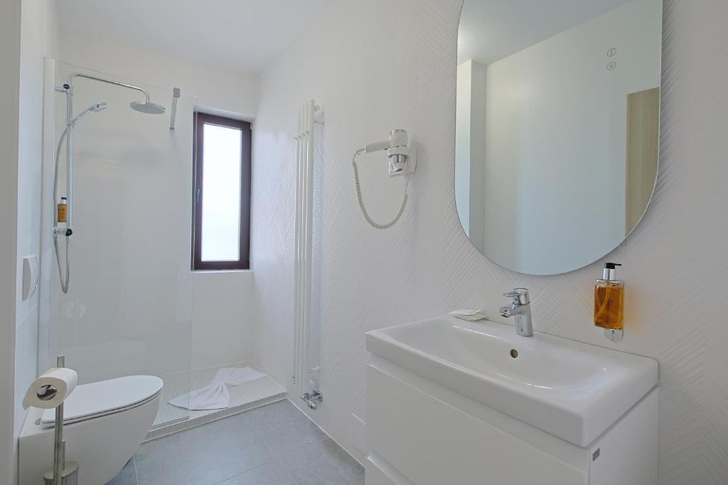 Koupelna v ubytování Potaissa Hotel