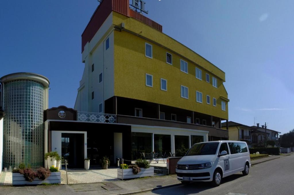 Budova, kde se hotel nachází