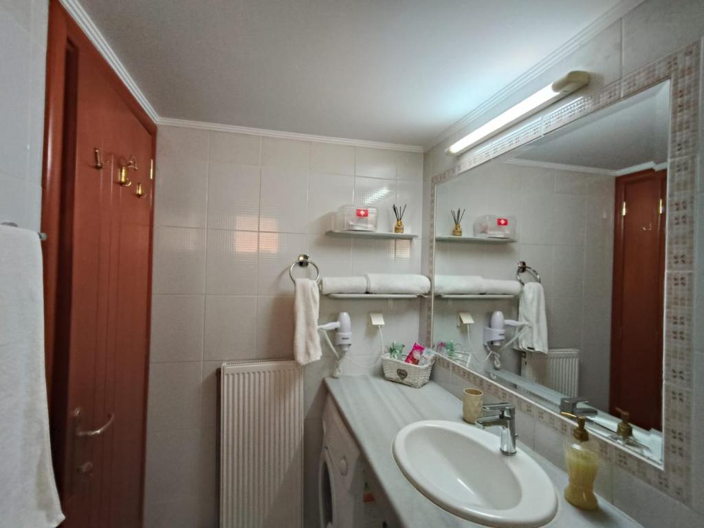 A bathroom at Dreamy Apartments Corfu