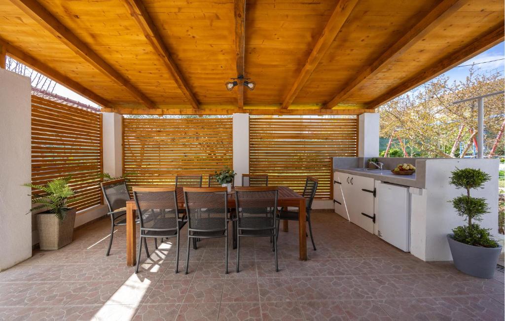Balkón alebo terasa v ubytovaní Holiday Home Kastel Kambelovac 11