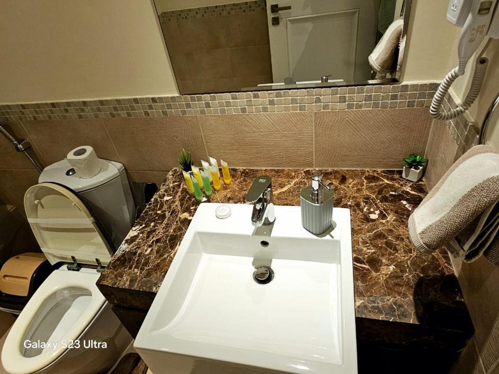 Koupelna v ubytování C33 Samarah Resort LOFT apartment