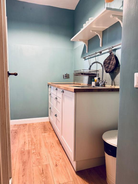 Kuchnia lub aneks kuchenny w obiekcie LA GIULIA Luxury - Homkeey Apartments