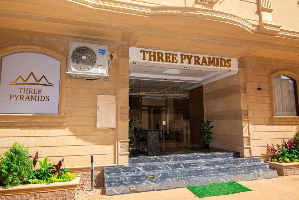 Exteriér nebo vchod ubytování Three Pyramids Boutique Hotel