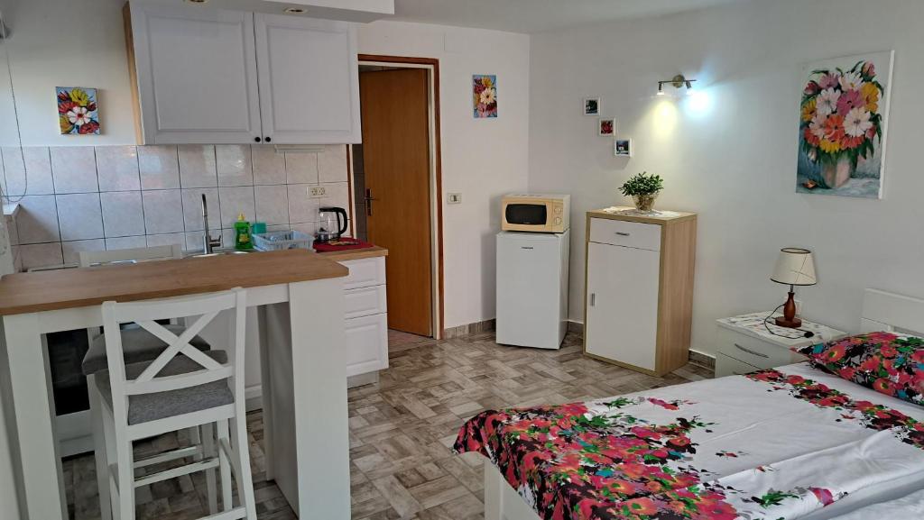 Kuchyňa alebo kuchynka v ubytovaní Lorena Apartment Dubrovnik
