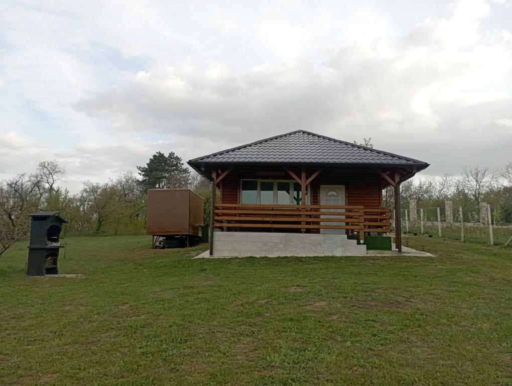 Budova, kde se prázdninový dům nachází