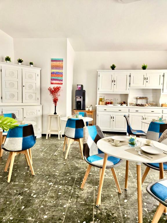 Kuchyň nebo kuchyňský kout v ubytování I Nidi di Dommos - Camere nel centro storico di Orosei