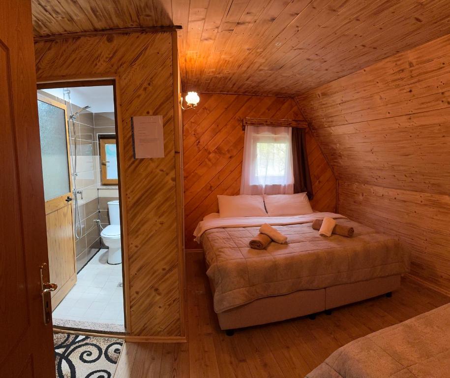 Postel nebo postele na pokoji v ubytování Guesthouse Prrockaj Theth