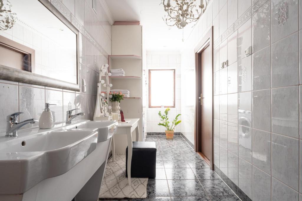 Kúpeľňa v ubytovaní Apartament Grand Krupówki 47
