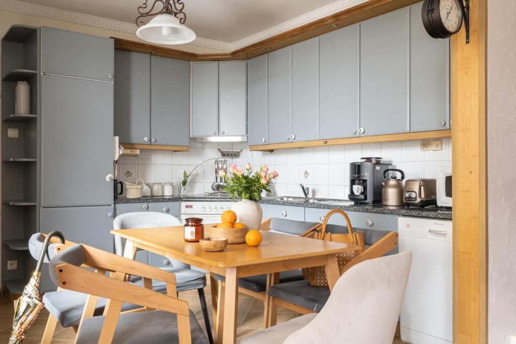 Kuchyňa alebo kuchynka v ubytovaní Apartament Grand Krupówki 47