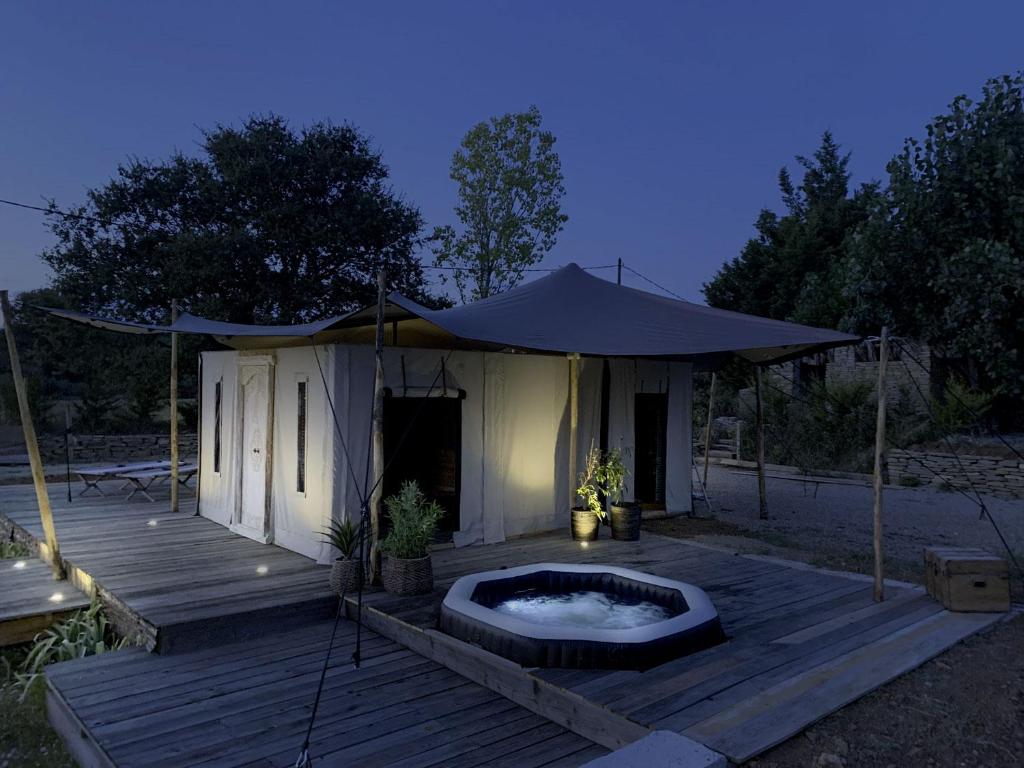 Zahrada ubytování Noccemada "Spirit of Bali" Lodge, Pool & Spa