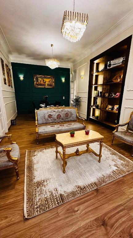 Posezení v ubytování La Palaise du Caire