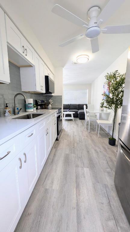 Cucina o angolo cottura di Sunny Shores Retreat 2