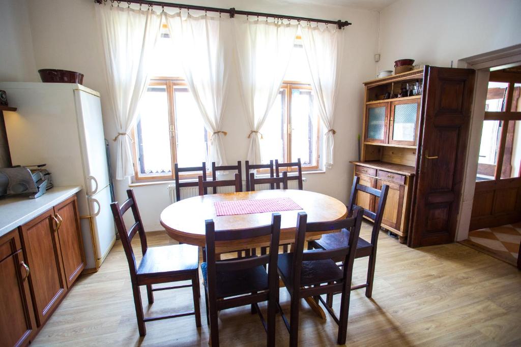 Kuchyň nebo kuchyňský kout v ubytování Penzion Ctrnactka