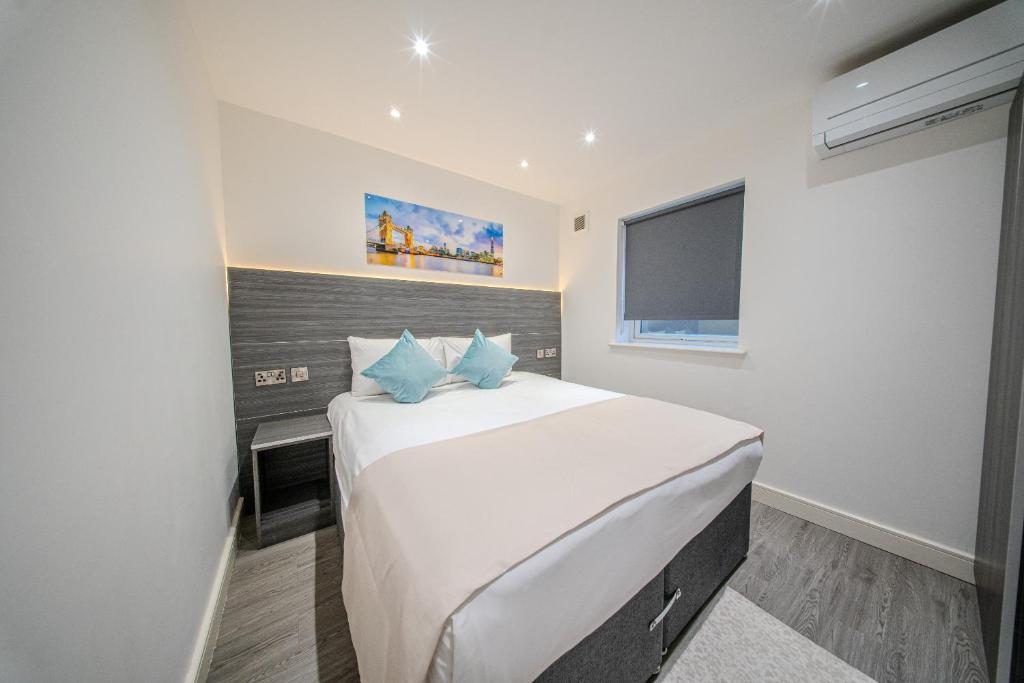 Ilford Luxury Apartments - Deluxe Apartment