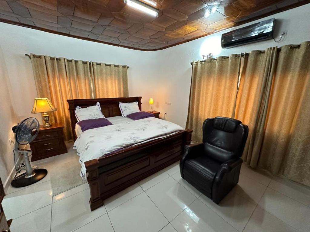 Katil atau katil-katil dalam bilik di Luxury Villa - 3 Bedrooms