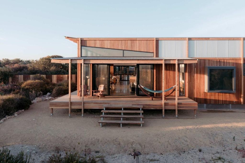 Luxury island villa retreat with private waterfront, Hindmarsh Island ... - Island Village Luxury Renting