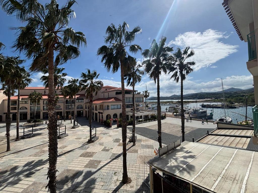 Photo de la galerie de l'établissement Appartement T2 cabine, 4 couchages, au port d'Argelès-sur-Mer - FR-1-309-504, à Argelès-sur-Mer