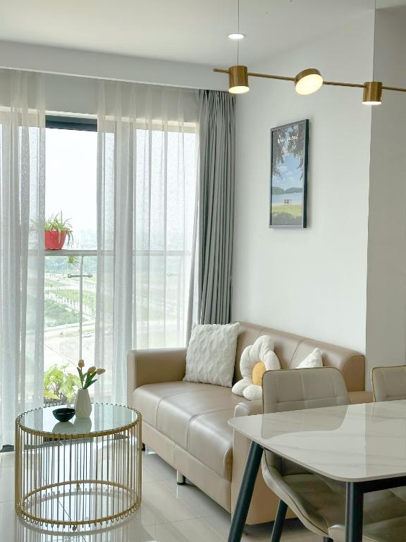 Hue Charm Apartment with Pool and Gym - Apartment With Balcony