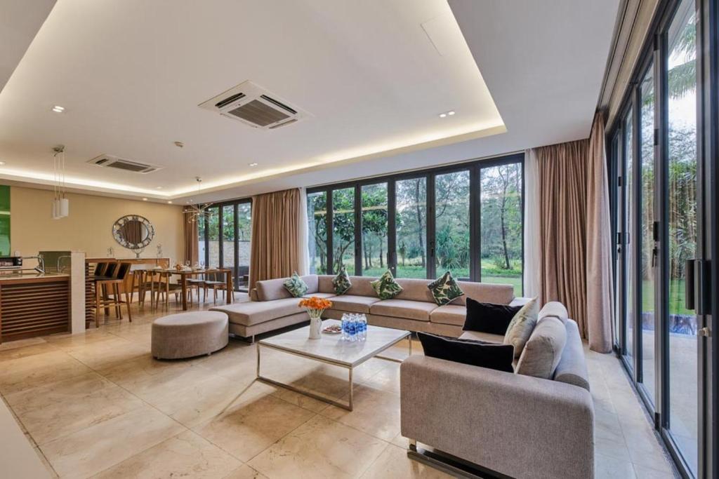 Biệt Thự 4 Phòng Ngủ Có Hồ Bơi Riêng