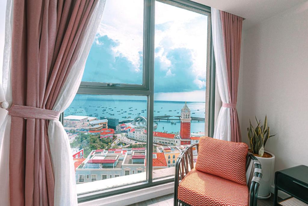 Sole Casa 2BR Apartment w Kiss Bridge View