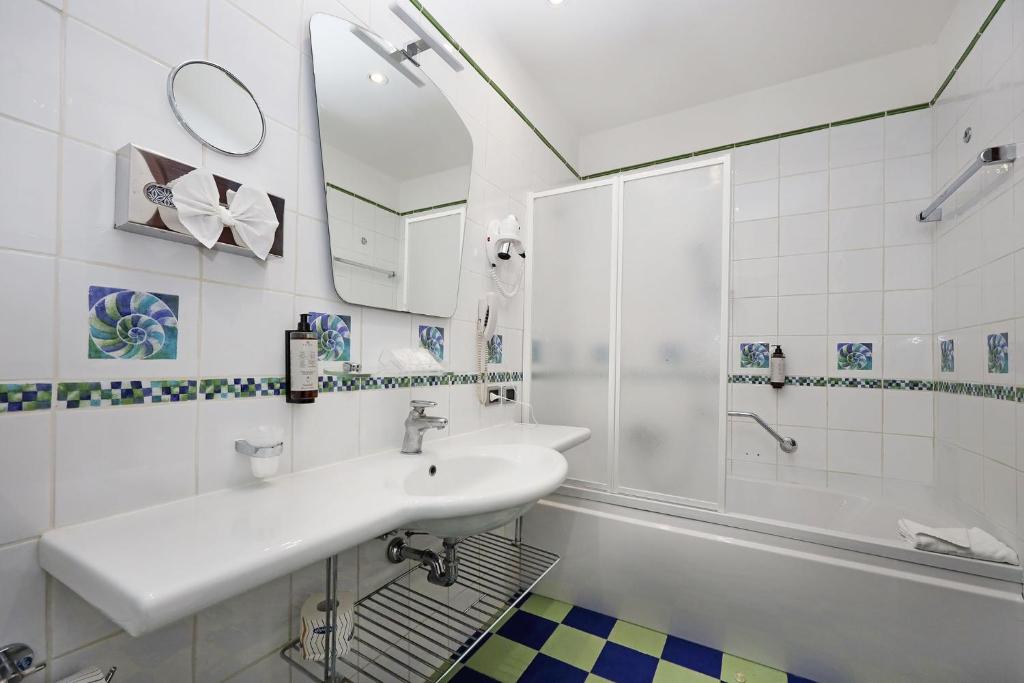 Hotel Corot - Resim 33