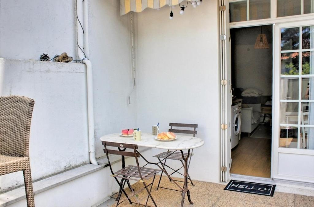 Posedenie v ubytovaní La Maison d'Eugénie avec sa vue sur les falaises
