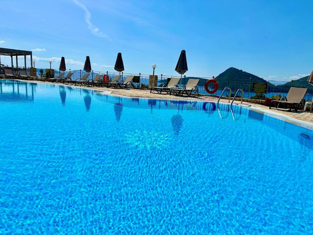 The swimming pool at or close to Hotel Apartments Panorama