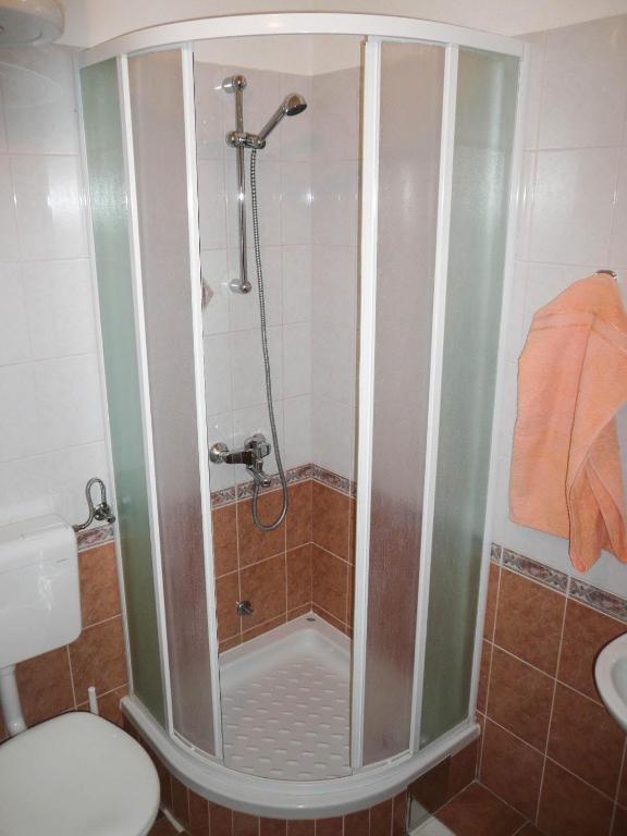 Koupelna v ubytování Apartments Šarić