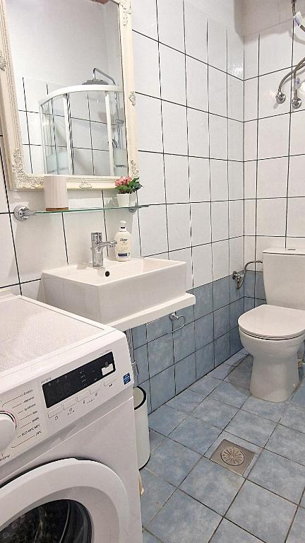 A bathroom at Traditional house in Corfu, kouramades vlg