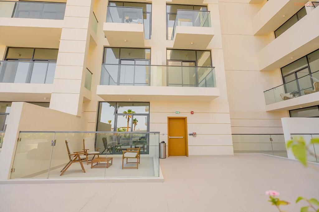Balkón nebo terasa v ubytování Bnbeyond's Sassy Studio with Expansive Balcony